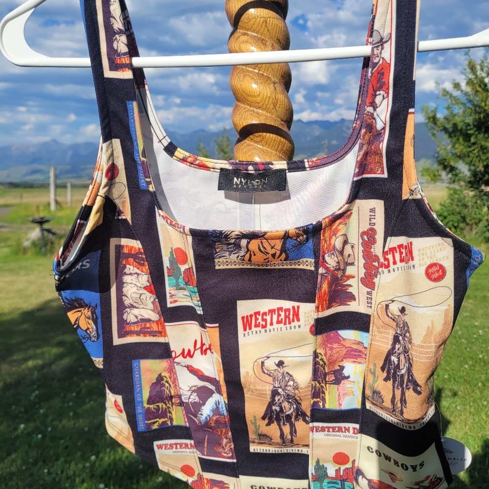 Cowgirls!! Western Print Tank Top, NWT- MEDIUM - Picture 3 of 5